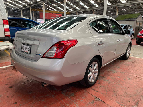 Imagen 4 de 13 de Nissan Versa 1.6 Advance Std 5 Vel Ac 2013