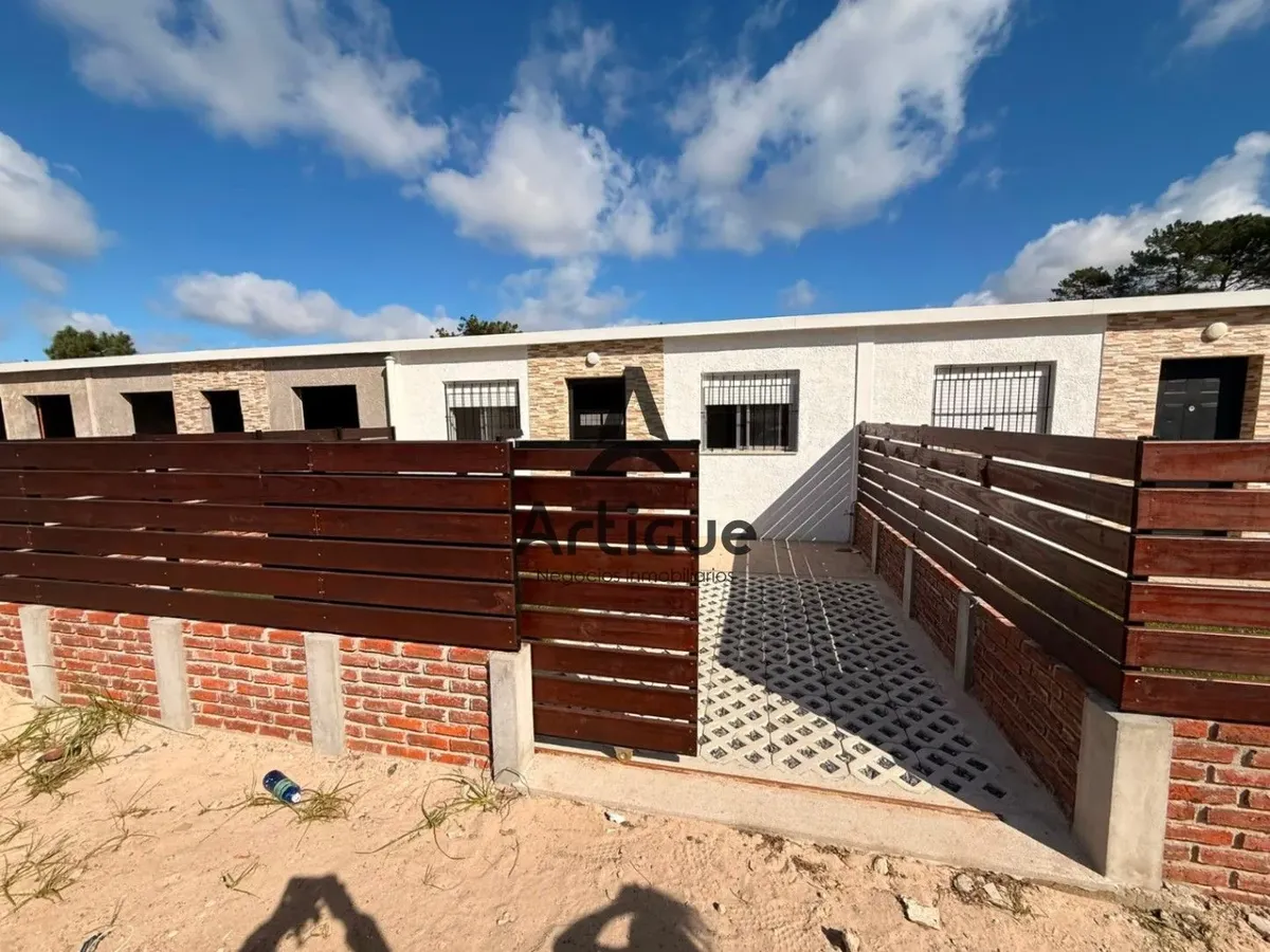 Alquiler Casa Lomas De Solymar 1 Dormitorio Con Cochera A Estrenar · Foto 3