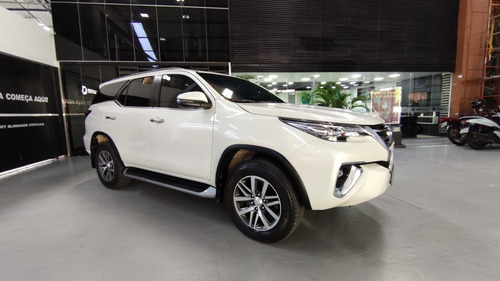 Toyota Sw4 2019 2.8 Tdi Srx 7l 4x4 Aut. 5p