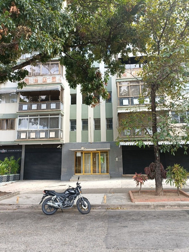 Imagen 2 de 18 de Lucibel Porras Vende Apartamento En Res Goya Trigal Centro