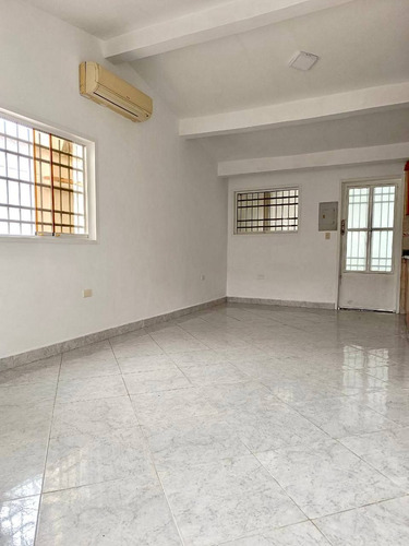 Inmocity Inmobiliaria Vende Casa Urb. La Romana Maracay