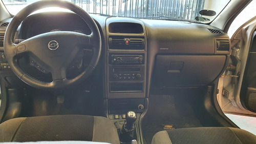 Imagen 10 de 15 de Chevrolet Astra 2.0 Gls Con Gnc