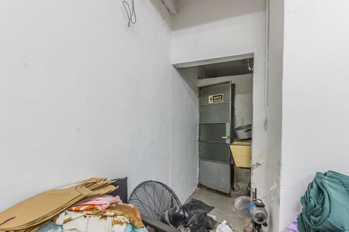 Taller Con Vivienda En Caba: Lote Propio, Terraza Y Quincho