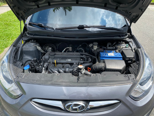 Hyundai I25 Hb Automático 2015