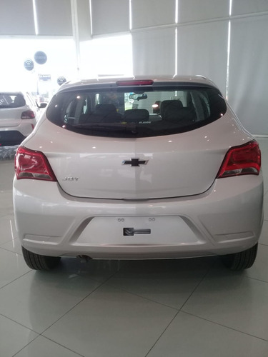 Imagen 8 de 18 de Chevrolet Onix 1.4 Joy Black 2023 Manual (5 Puertas)