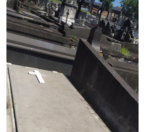 Jazigo Perpétuo No Cemitério São Francisco Xavier - Caju, Rio