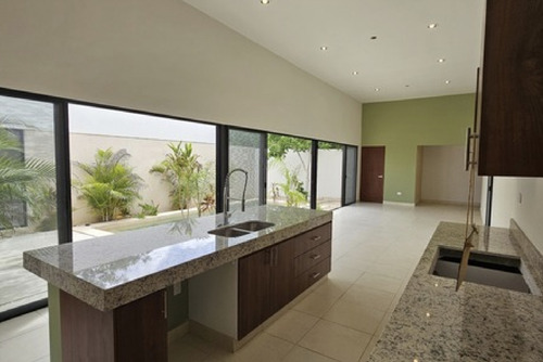 Casa Jardines De Una Planta De 4 Recamaras En Venta, Cholul.