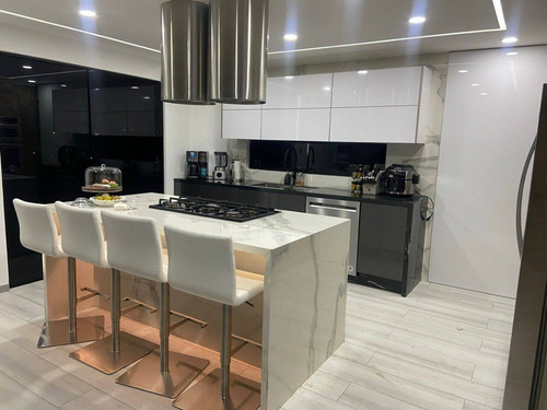 Imagen 8 de 12 de Vendo Hermoso Penthouse En Mañongo Totalmente Amoblado Y Equipado 411mts 14195 Andres Peña