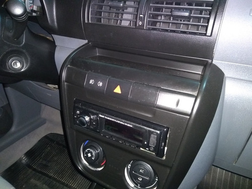 Imagem 6 de 10 de Volkswagen Spacefox 2007 1.6 Plus Total Flex 5p