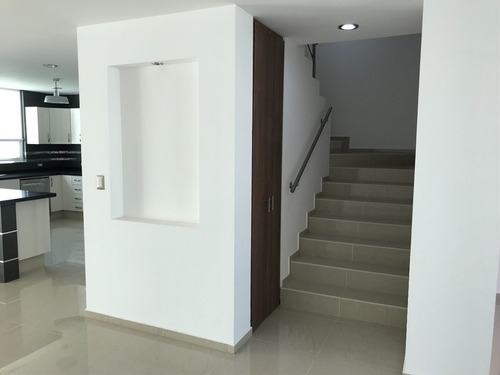 Imagen 3 de 18 de Salón De Juegos- Jardín, Lomas De Juriquilla