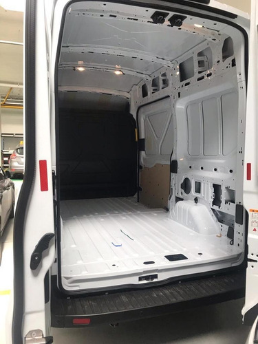 Imagen 14 de 14 de Ford Transit 2.2 Furgon Mediano Techo Elevado 350m