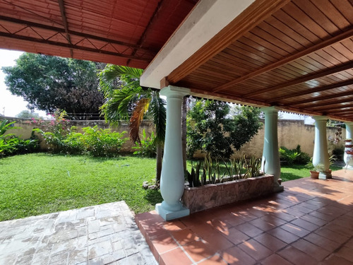 Jt Casa En Venta En Colinas De Guataparo, Agua De Manantial, Calle Cerrada, 582m², 231634