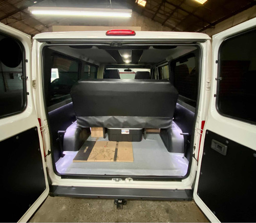 Imagen 13 de 19 de Peugeot Boxer 2008 2.8 330m Combi Hdi Conf Larga