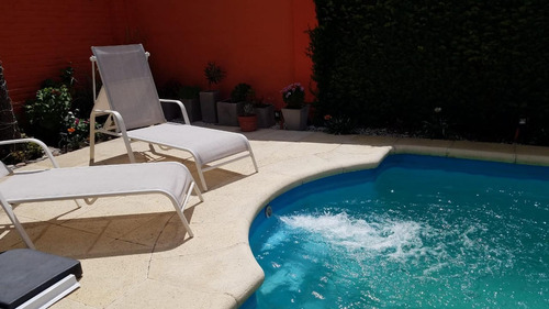 Imagen 27 de 30 de Casa En Dos Plantas Con Piscina