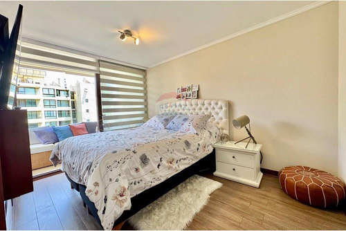 Moderno Departamento Seminuevo 1d 1b Las Condes
