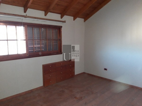 Imagen 10 de 16 de Excelente Chalet En Dos Plantas En Bernal Centro Oportunidad!!!