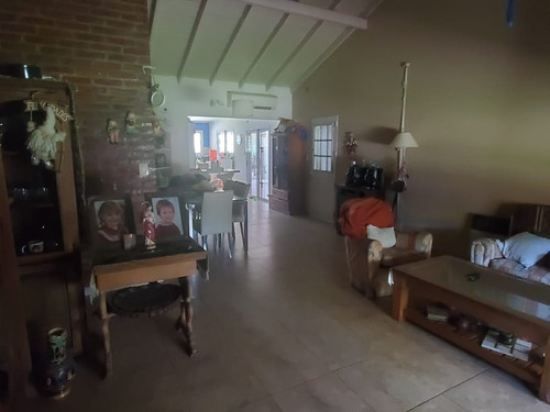¡¡¡excelente Inmueble A Muy Pocas Cuadras Del Centro De Marcos Paz!!!