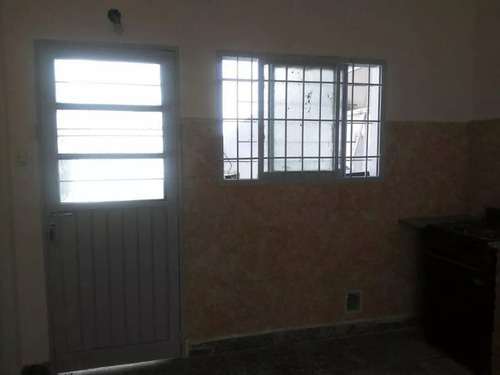 Imagen 4 de 13 de Oportunidad - Departamento Tipo Casa De 3 Ambientes En Venta - El Palomar