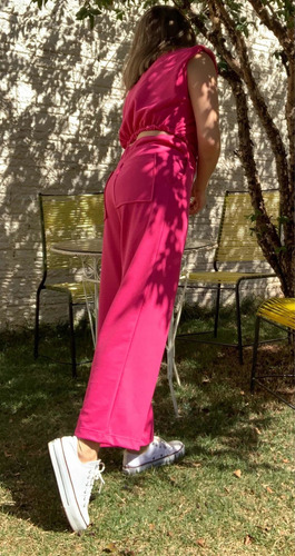 Imagem 3 de 3 de Conjunto Calça E Cropped