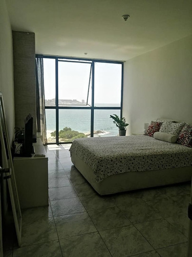 Bello Apartamento Con Vista Mar. Playa Moreno.