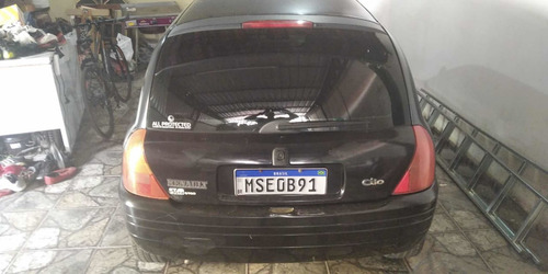 Imagem 4 de 6 de Renault Clio 2001 1.6 16v Rn 5p