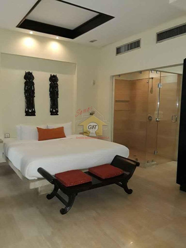 Imagen 3 de 10 de El Edificio Diseñado Para Hotel, Se Encuentra Ubicado En El