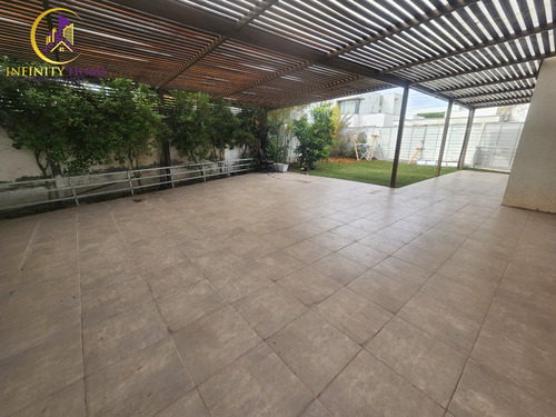 Amplia Casa Mediterranea Condominio Jardín Oriente Til Til