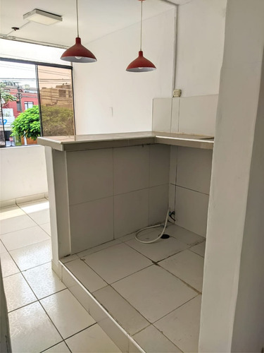 Imagen 5 de 25 de Minidepartamento En San Borja, Departamento En San Borja, Departamentos En San Borja, En Avenida Rosa Toro Cuadra 9 Cruce Con Canada Cuadra 35, Excelente Zona Comercial Todo A La Mano
