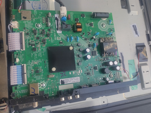Mainboard Y Leds De Pantalla Hisense Mod 43a4kv (Usado)