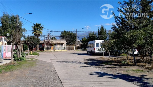 Centro De Paine. 2 D, 2 B, 2 E. 140 M2 Constr., 180 M2 Terr.