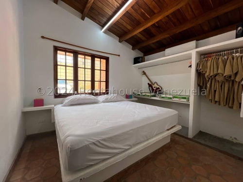 Casa De Campo En Venta En Sector Ojo De Agua El Castaño Remodelada Con Planta Electrica Piscina Y Sistema De Seguridad Kg:25-2941