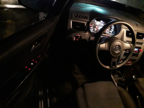 Volkswagen Fox 2014 1.0 12v Bluemotion Total Flex 5p