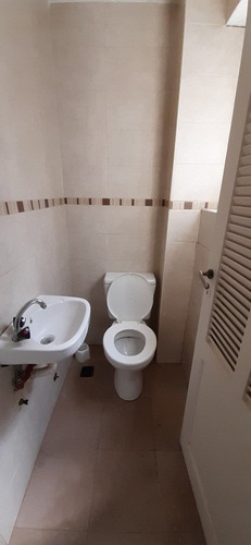 Imagen 6 de 8 de Real Oportunidad De Inversión! 3 Amb La Calle C/ Patio En Zona Centro - Diagonal Alberdi Y Cordoba