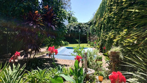 Casa 5 Amb En Venta En Villa Madero Con Pileta