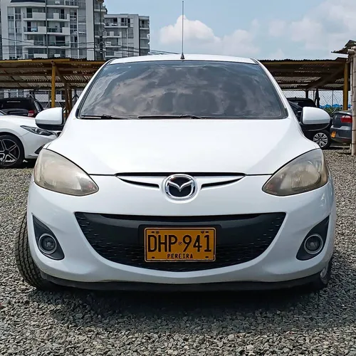 Mazda 2 At 1.5cc 2012