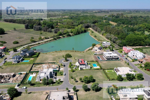 Lote En Venta Con Vista A Laguna En La Diligencia- Pilará- Pilar