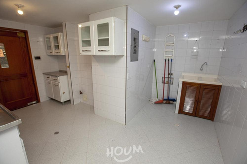 Imagen 8 de 18 de Apartamento En Batan, La Alhambra. 3 Habitaciones, 120 M²