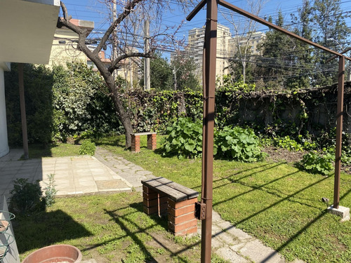 Amplia Casa Con Gran Terreno A La Venta En Ñuñoa