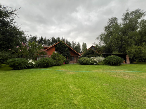 Espectacular Casa En Condominio De Chicureo