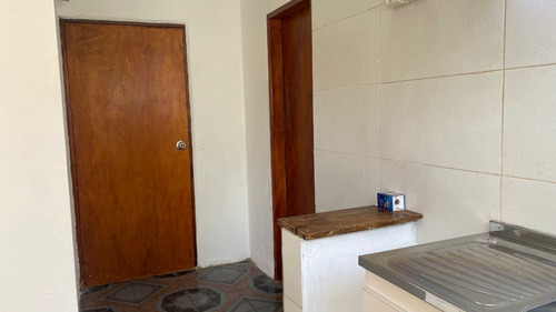 Alquiler Apartamento 2 Dorm. Con Local Comercial, Pando.