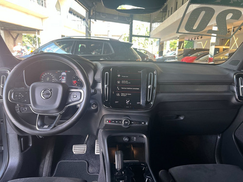 Volvo XC40 2.0 T5 R-DESIGN AWD