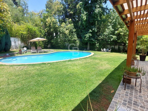 Amplia Casa General Blanche