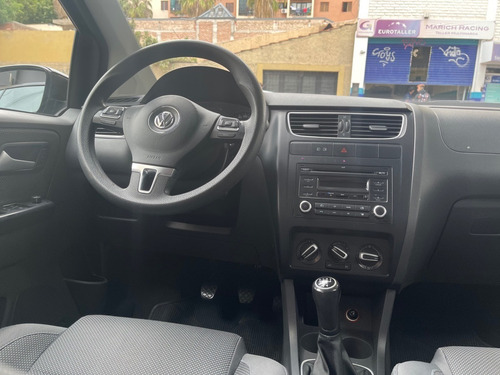 Imagen 6 de 8 de Volkswagen Fox Highline 5ptas. Impecable