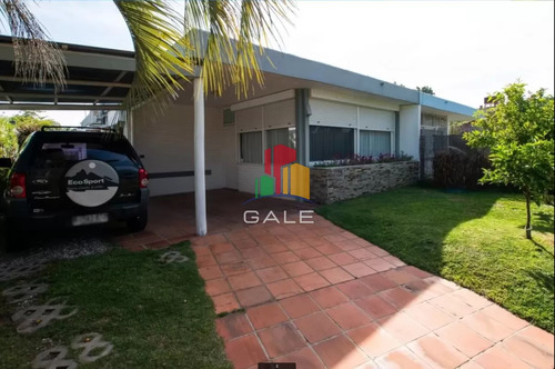 Vende Casa Completamente Reciclada En Cantegril, Punta Del Este 