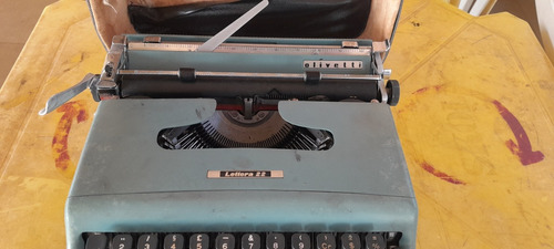 Máquina Escrever Olivetti Lettera 22 Funcionando Conservada