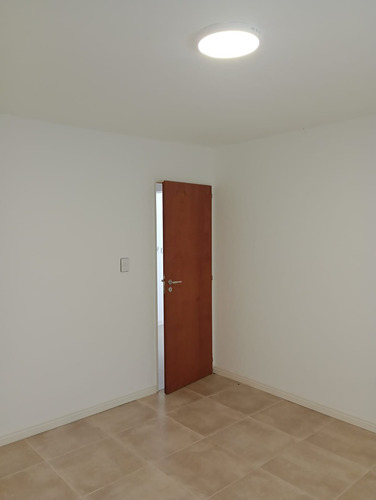 Casa A Estrenar-carpintería (zona Céntrica)