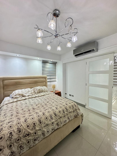 Apartamento En Venta 56 M2 - Urb. Las Palmas
