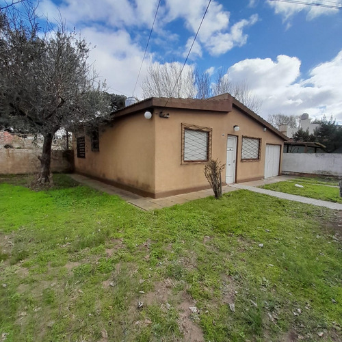Casa 3 Amb C/ Cochera + Galpon C/ Baño F. 7709