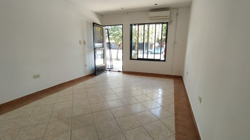 Imagen 2 de 6 de Oportunidad - Alquiler Comercial - B° Nuevo Poeta Lugones