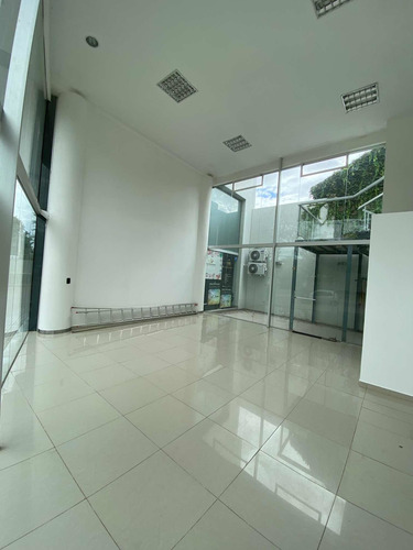 Imagen 11 de 13 de Local Comercial En Alquiler Tablada Parck Zona Norte